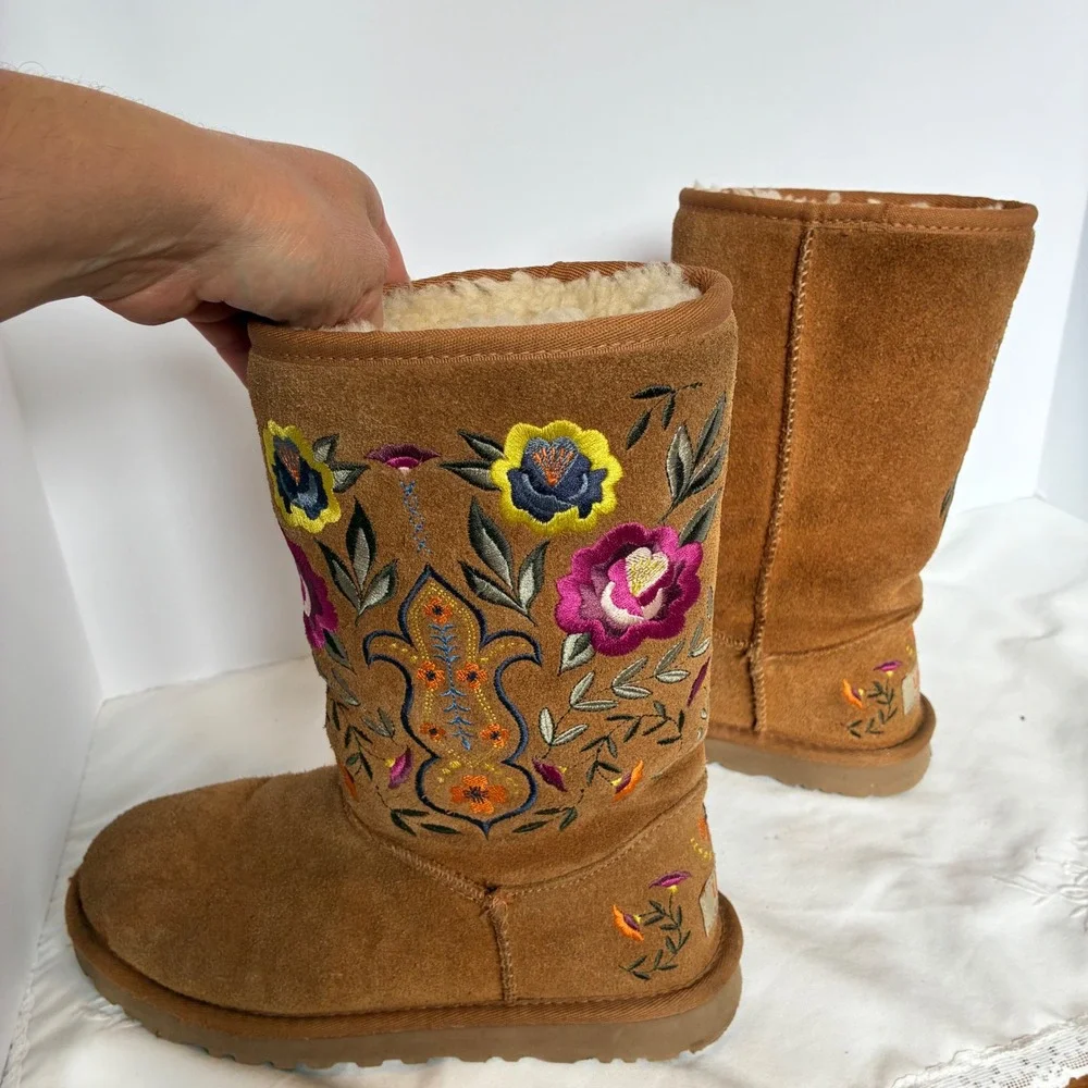Y2K UGG Boots Juliette Floral Embroidered Chestnut Suede Winter Lined Size US 6